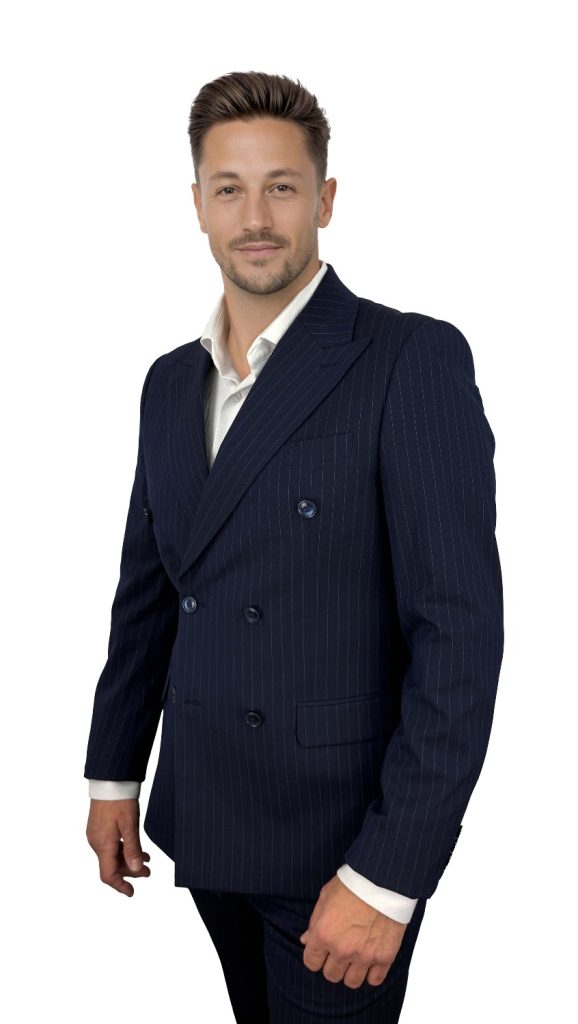 traje rayas hombre
traje de rayas hombre
traje hombre raya diplomatica
traje a rayas hombre